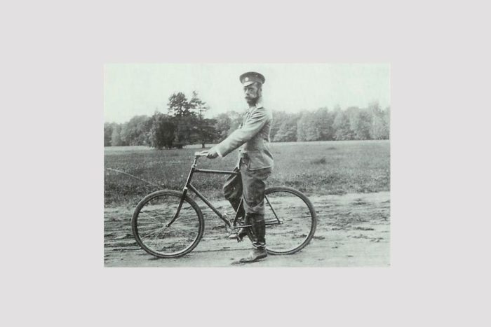 Николай Второй на велосипеде